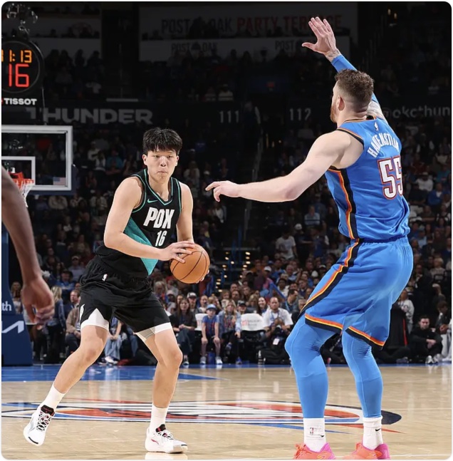 杨汉森8分4篮板3助攻引发热议! NBA生涯得分超越周琦 中国球员历史第五